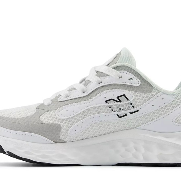 New Balance Women’s fresh foam Arishi Tiralux v4 Running shoe NIB please read! - Picture 2 of 7